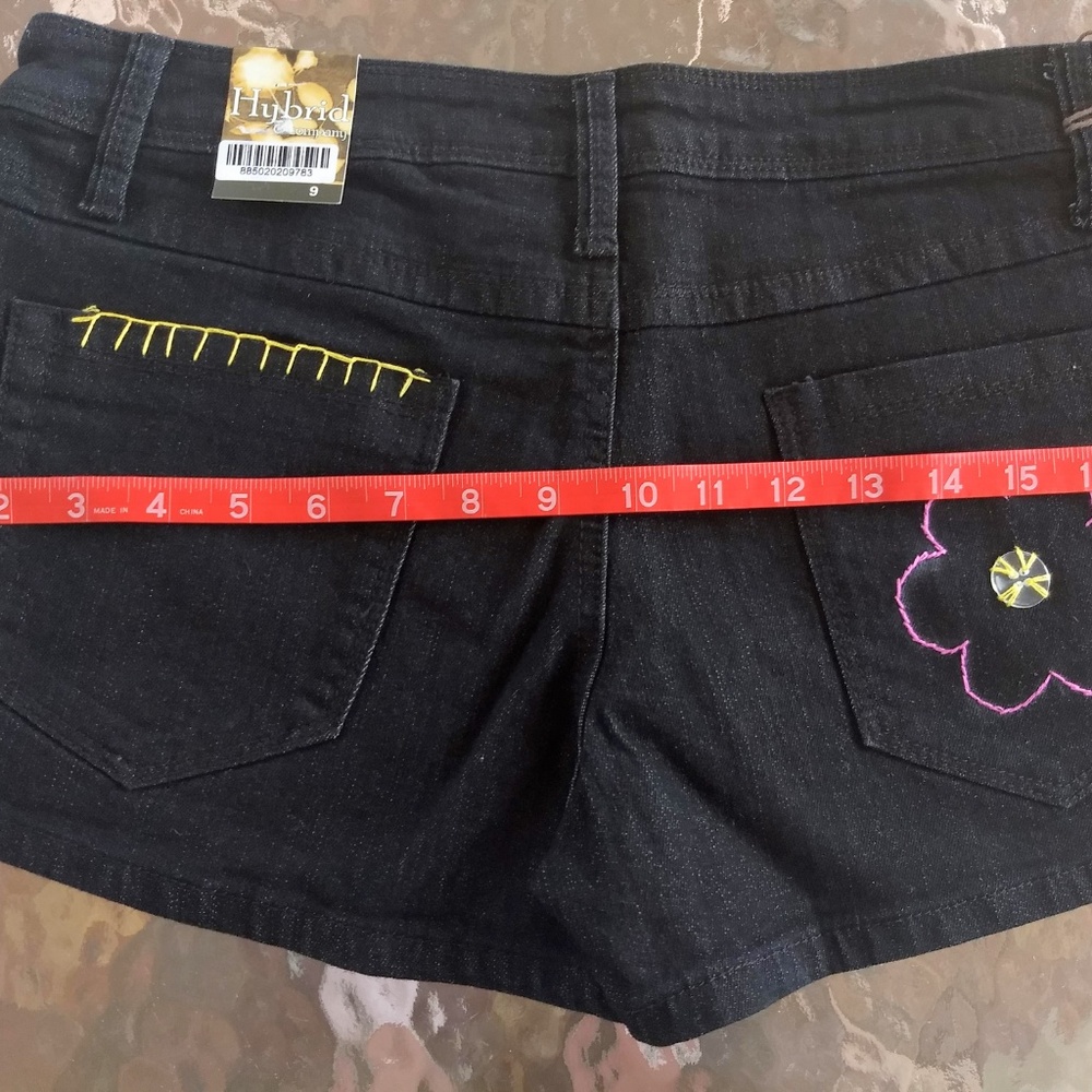 Jean Shorts Hand Embroidered - Picture 5 of 8